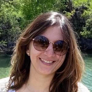 Meet your Posher, Mona